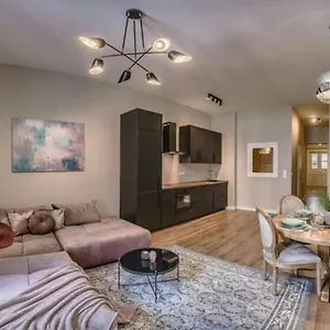 True Gem Downtown Next To Synagogue And Gozsdu Garden Area Apartamento Budapest
